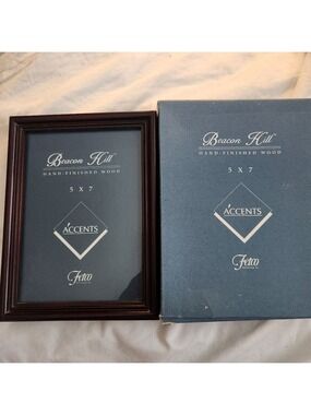 New in Box Beacon Hill 5x7 Hand Finished Wood Frame- Fetco
